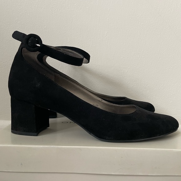 Bandolino Mary Jane Shoes - Picture 1 of 4